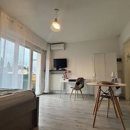 Charming In 2-min Walk To The Sea *