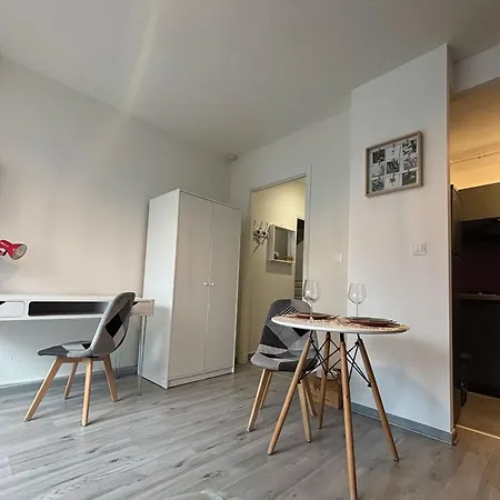 Charming In 2-min Walk To The Sea Apartment