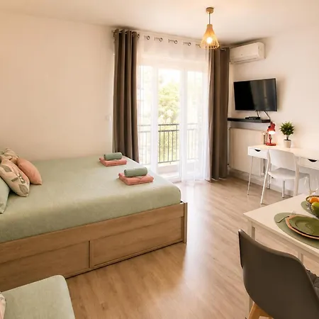 Cozy Studio, 2-min Walk To And Promenade ניס